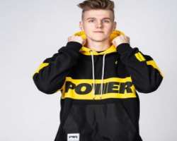 Lachlan owns an apparel company named PWR.